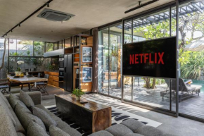 Luxury Industrial Villa with Sauna&HighEnd Amenities